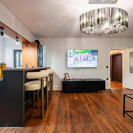 Luxbox Apartmán *